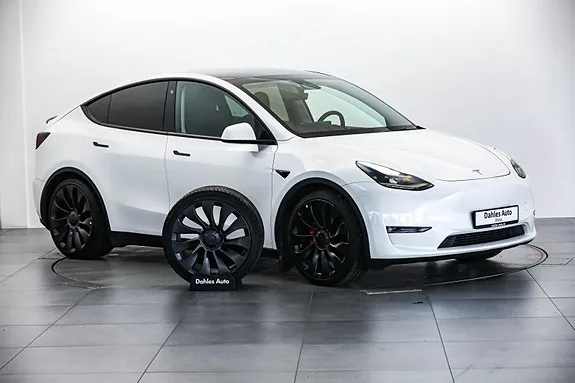 Tesla Model Y 2024 photo 2