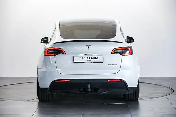 Tesla Model Y 2024 photo 5
