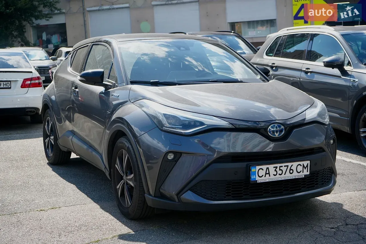Toyota C-Hr 2019 photo 2