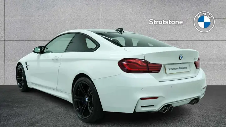 BMW M4 2020 photo 2