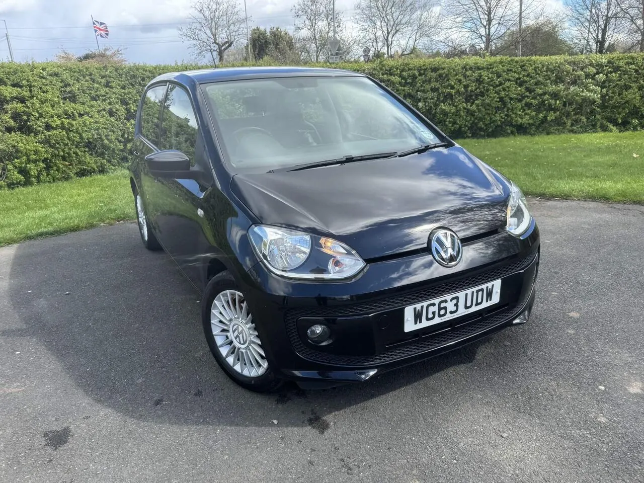 Volkswagen Up 2013 photo 2