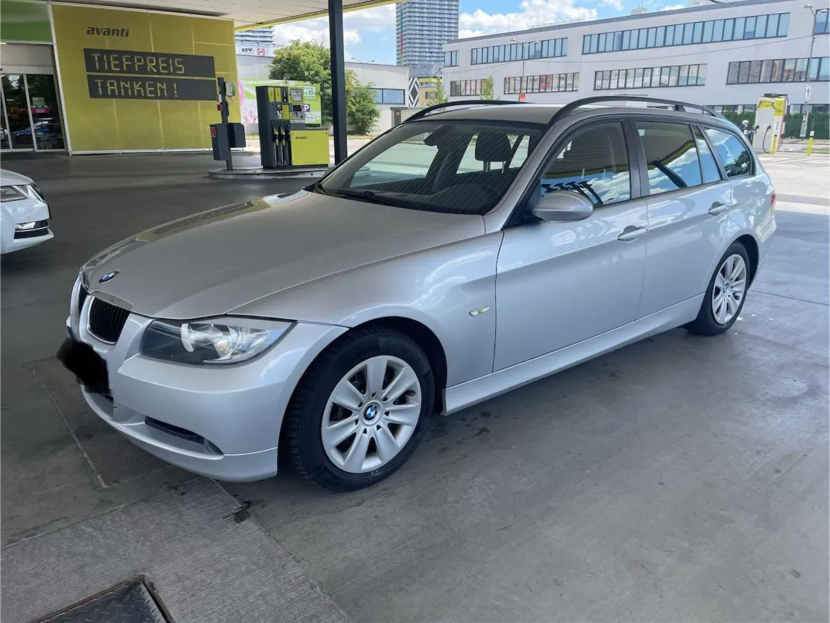 BMW 3 Series 2008 photo 2