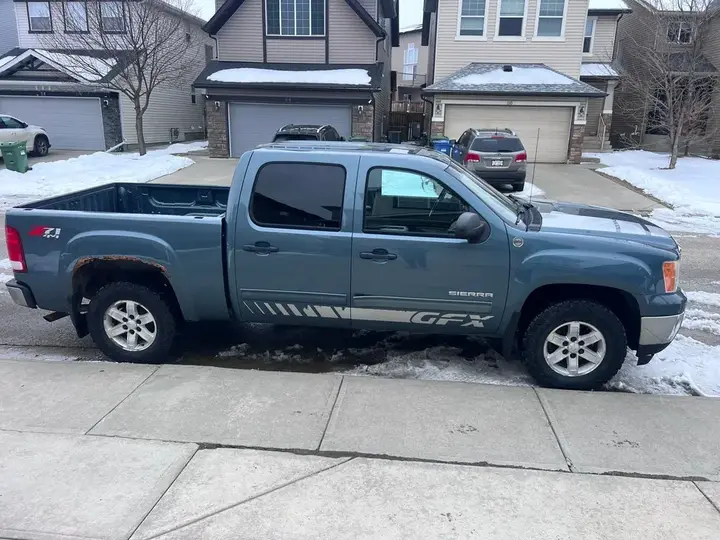 GMC Sierra 2010 photo 4