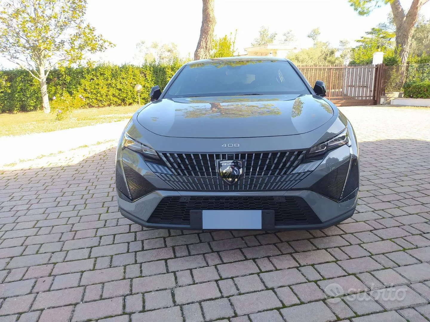 Peugeot 408
