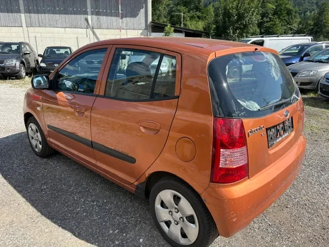 Kia Picanto 2006 photo 3