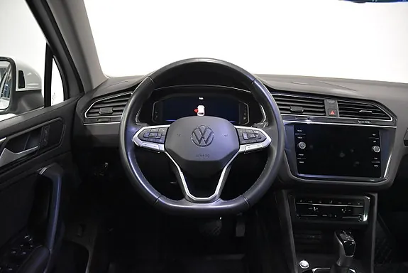 Volkswagen Tiguan 2024 photo 2