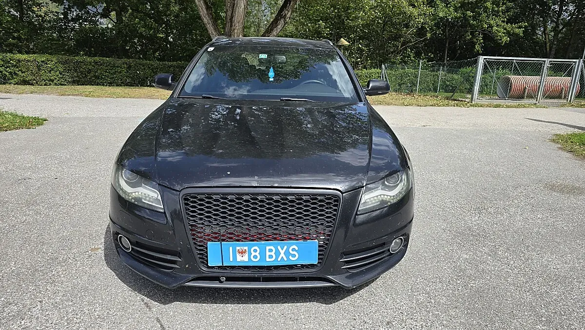 Audi A4 Avant 2011 photo 2