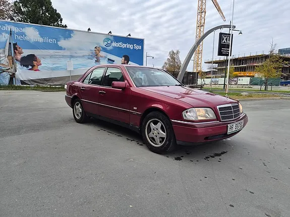 Mercedes-Benz C180