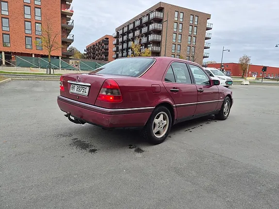 Mercedes-Benz C180 1994 photo 4