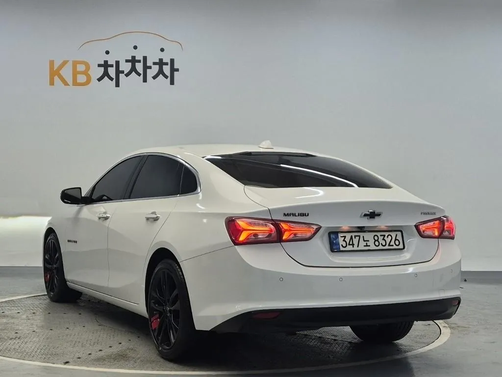 Chevrolet Malibu 2021 photo 2