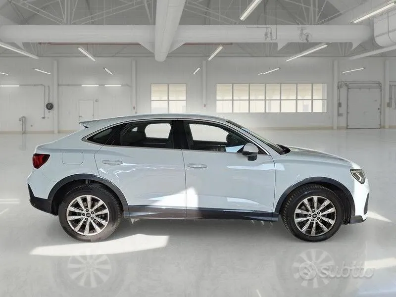 Audi Q3 2023 photo 3
