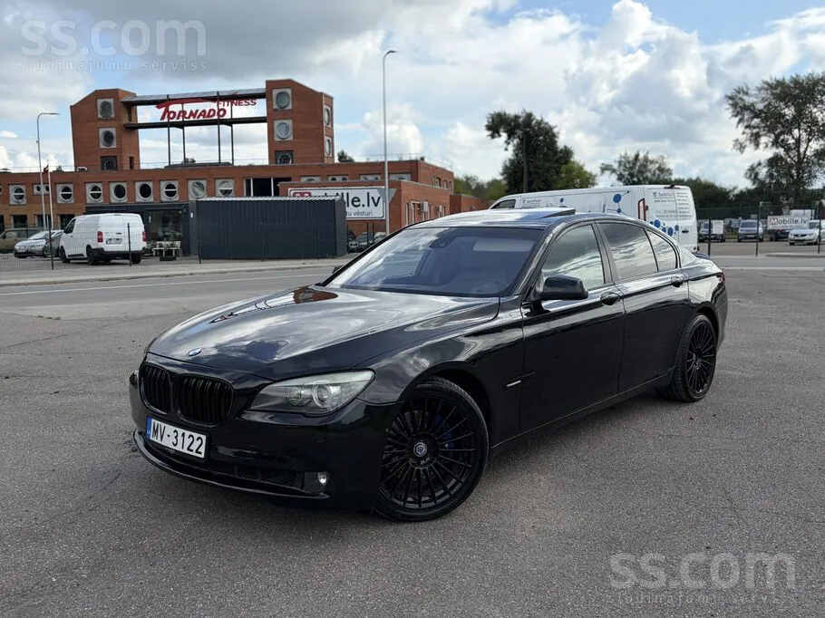 BMW 740