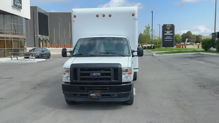 Ford E-Series Van 2023 photo 4