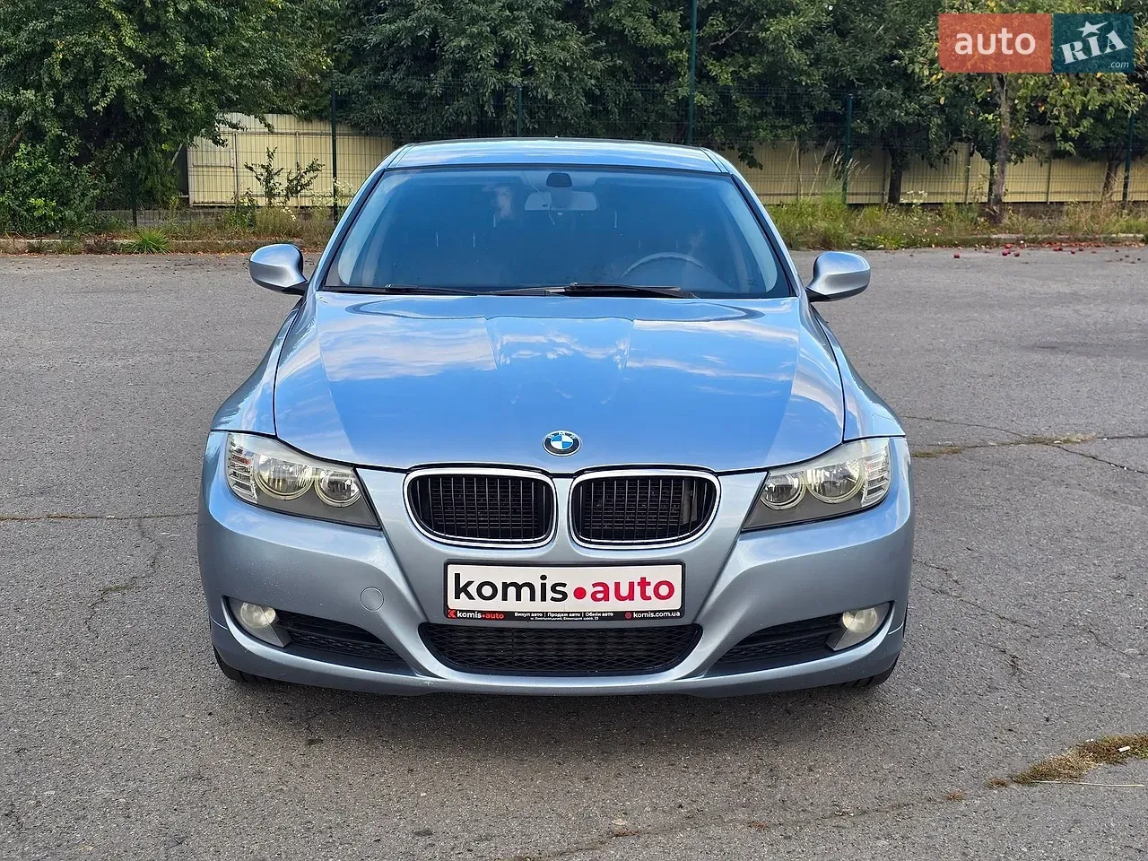 BMW 3 Series 2011 photo 3