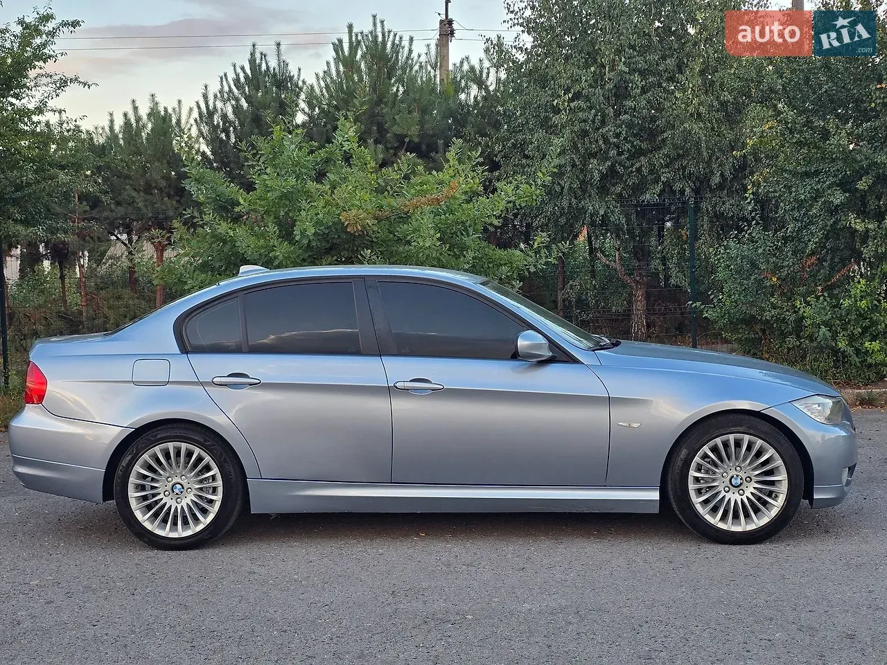 BMW 3 Series 2011 photo 5