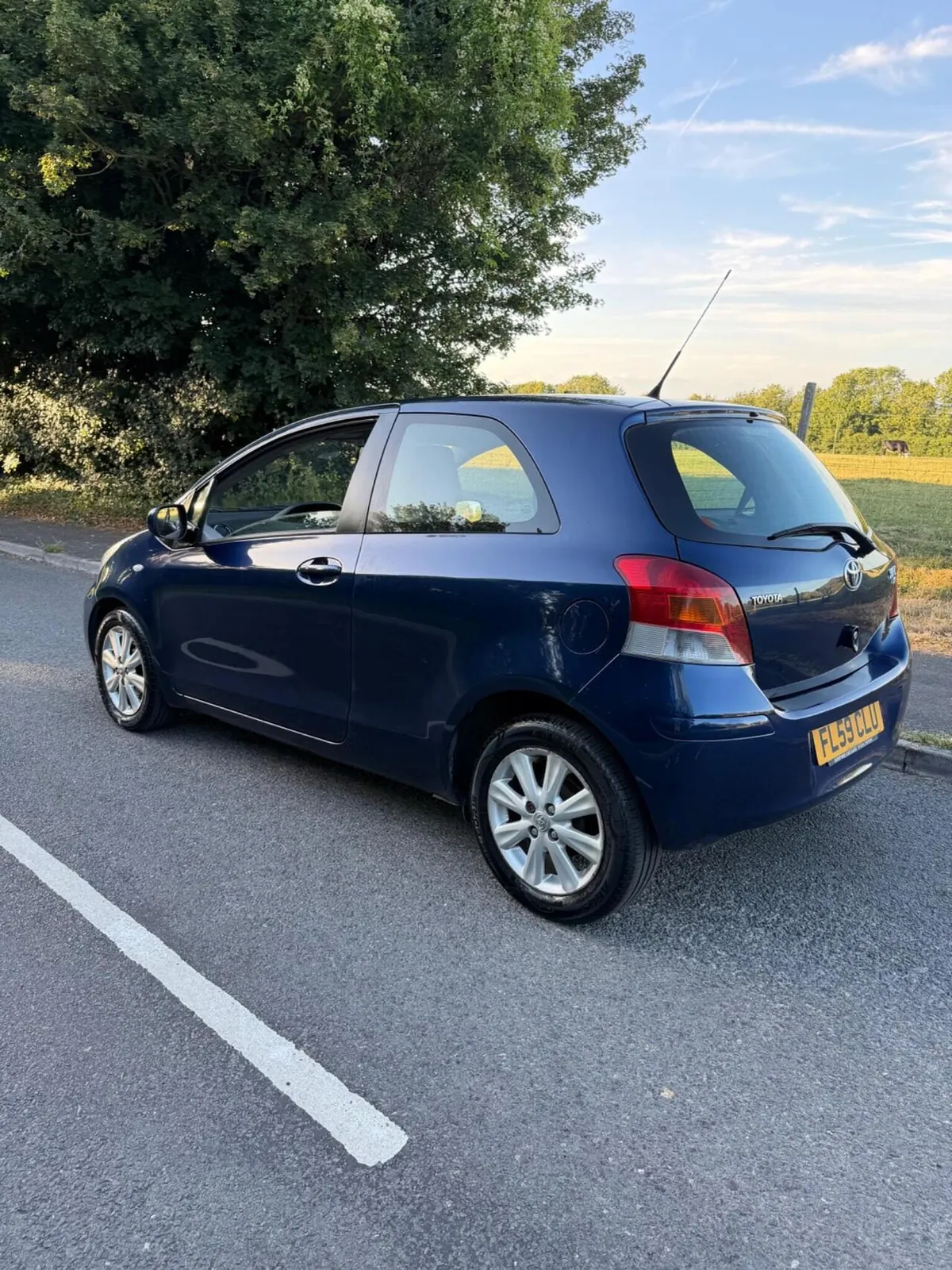 Toyota Yaris 2009 photo 2