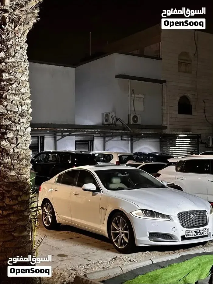 Jaguar Xf 2012 photo 3