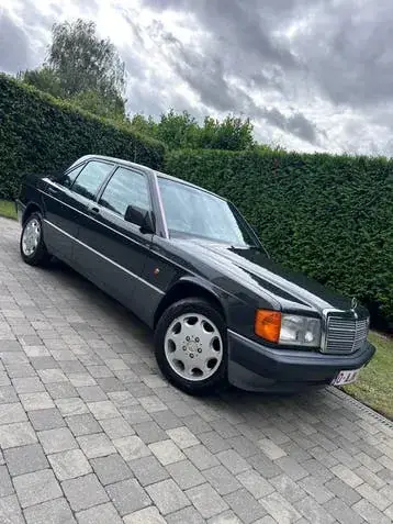 Mercedes-Benz 190E