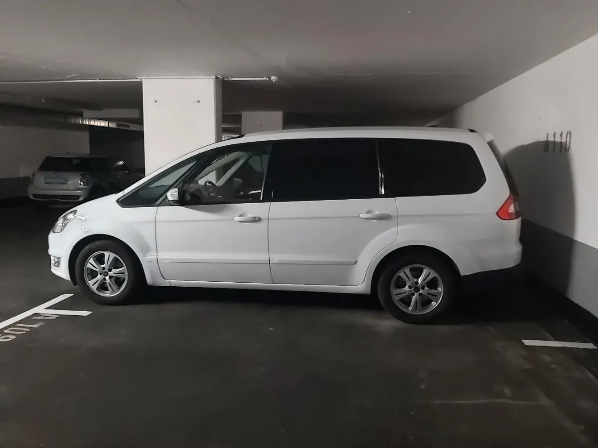 Ford Galaxy 2012 photo 2