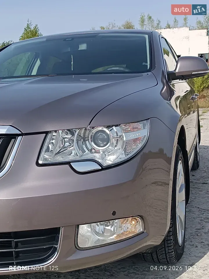 Skoda Superb 2012 photo 5