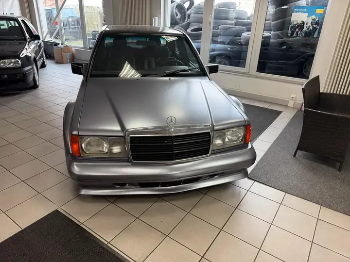 Mercedes-Benz 190E