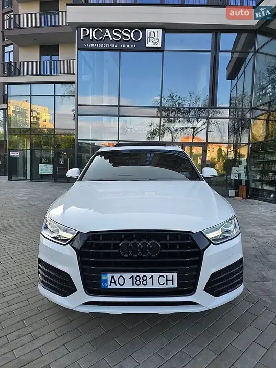 Audi Q3 2017 photo 2