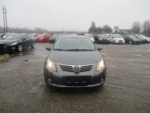 Toyota Avensis 2010 photo 2