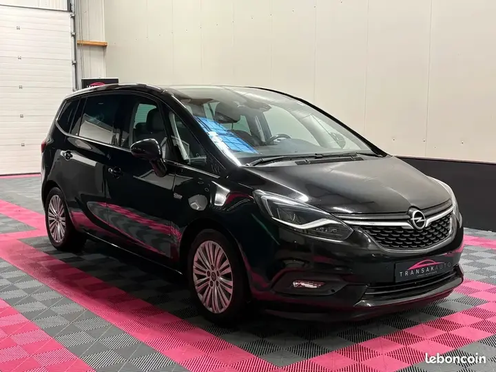Opel Zafira 2017 photo 2