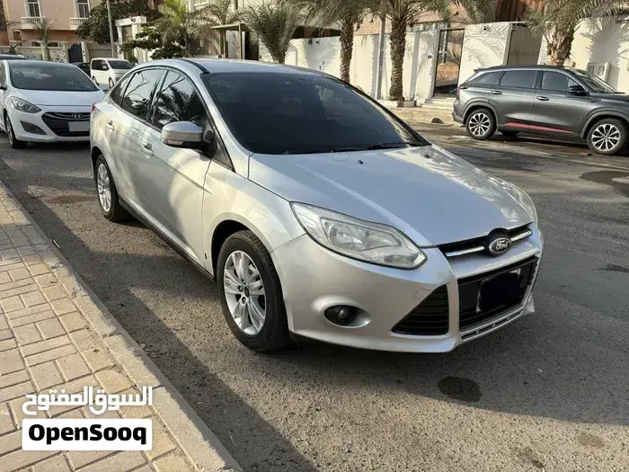 Ford Focus 2014 photo 2
