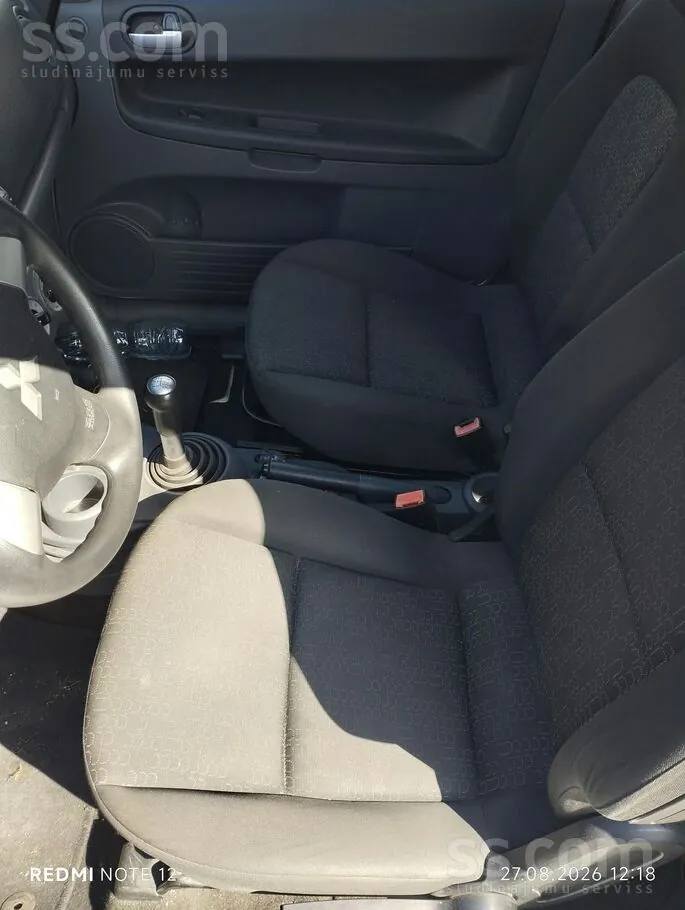 Mitsubishi Colt 2012 photo 3