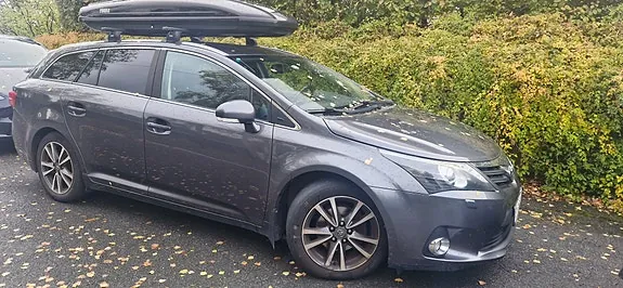 Toyota Avensis 2012 photo 2