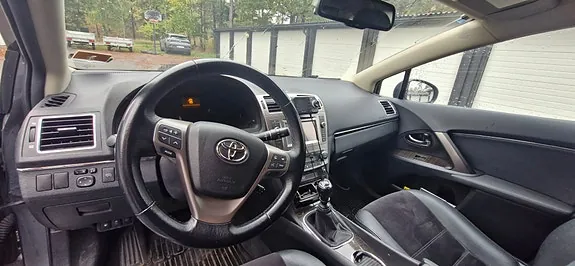 Toyota Avensis 2012 photo 5
