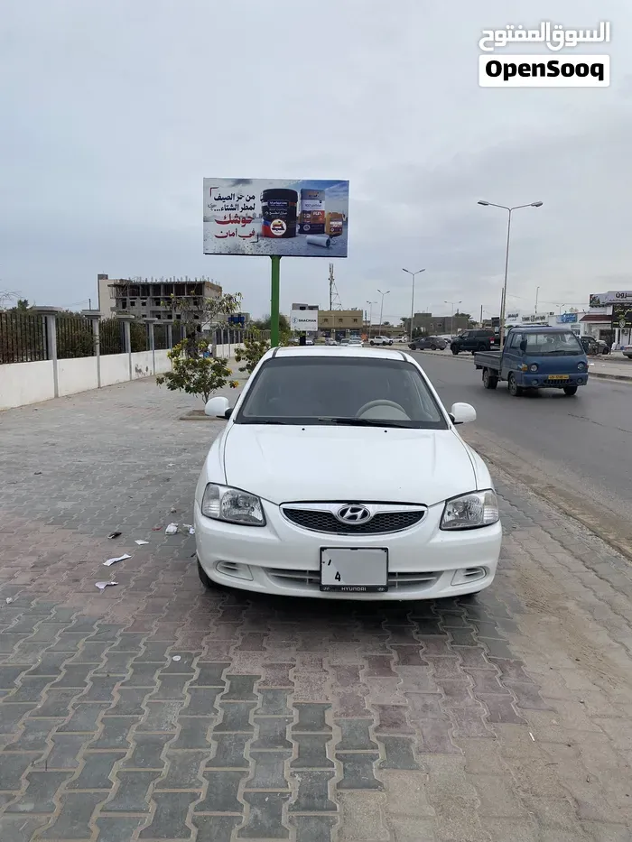 Hyundai Verna 2011 photo 4