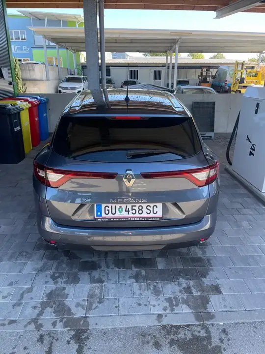 Renault Megane 2018 photo 3