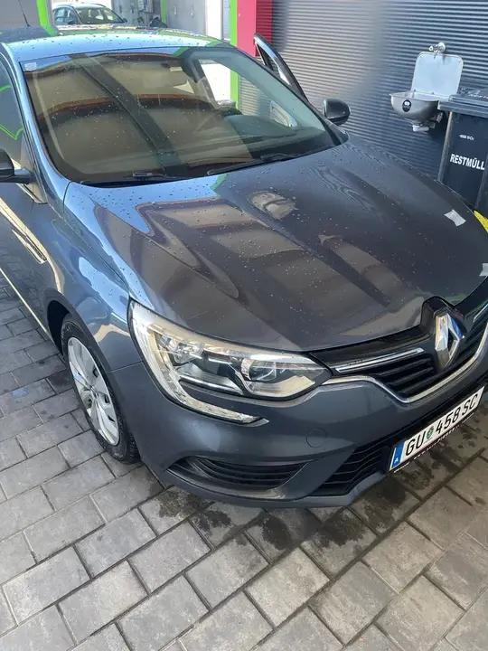 Renault Megane 2018 photo 2