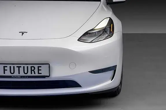Tesla Model Y 2023 photo 4
