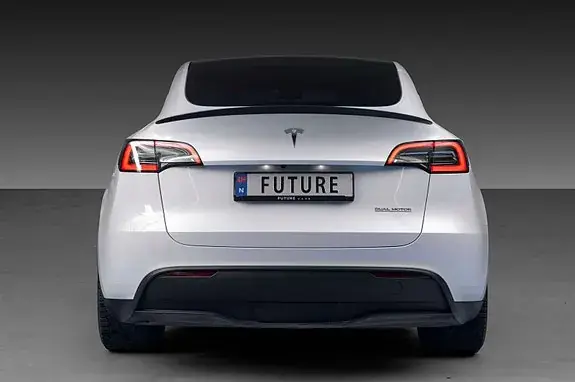 Tesla Model Y 2023 photo 5