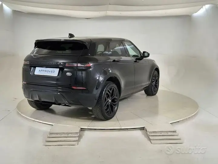 Land Rover Evoque 2021 photo 2