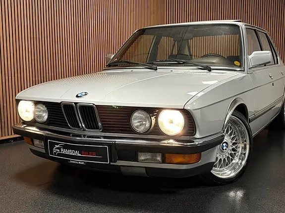 BMW 520I 1985 photo 3