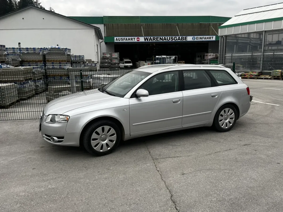 Audi A4 2005 photo 2