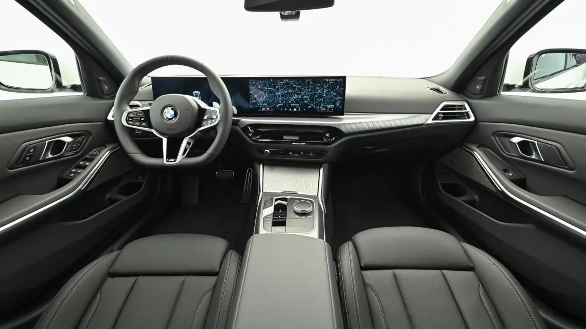 BMW 3 Series 2024 photo 2