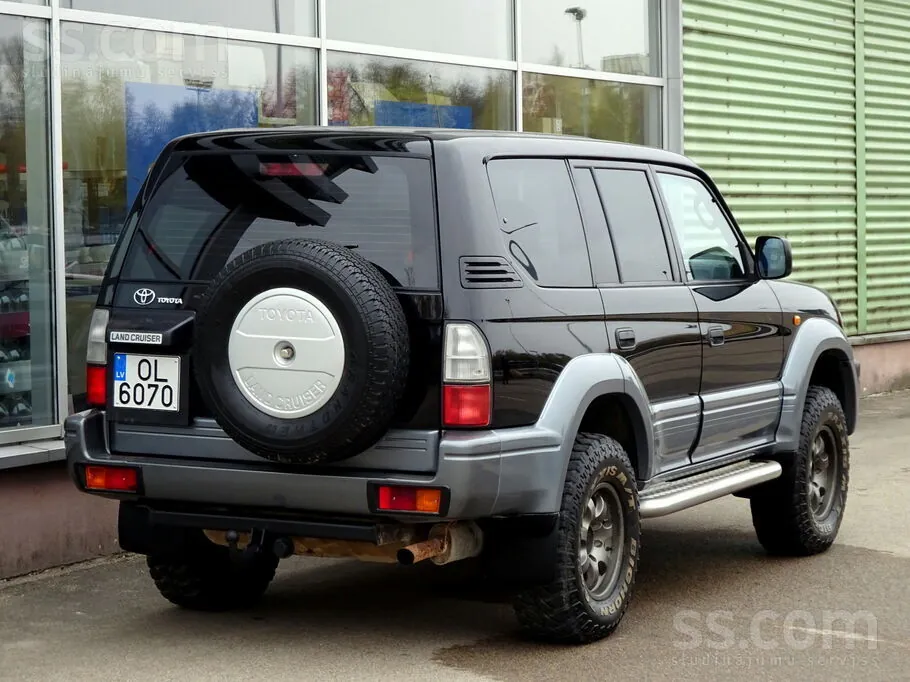 Toyota Land Cruiser 2000 photo 2