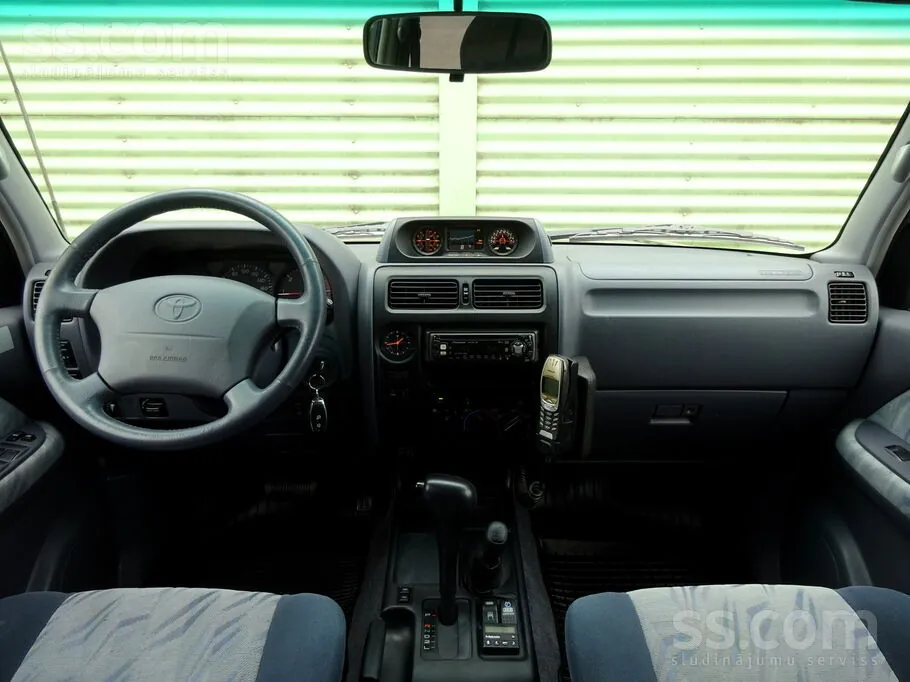 Toyota Land Cruiser 2000 photo 5