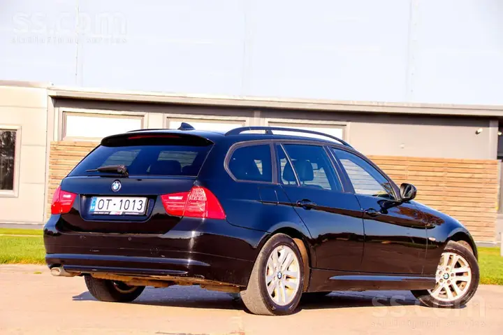 BMW 320D 2010 photo 4