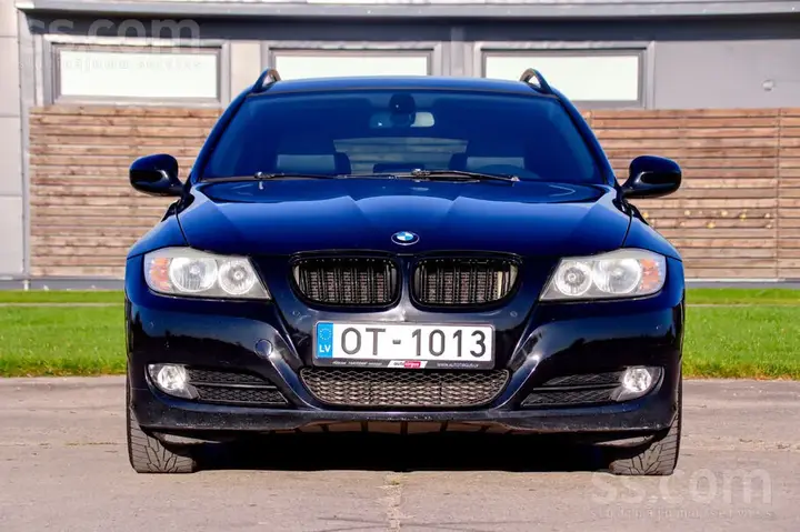 BMW 320D 2010 photo 2