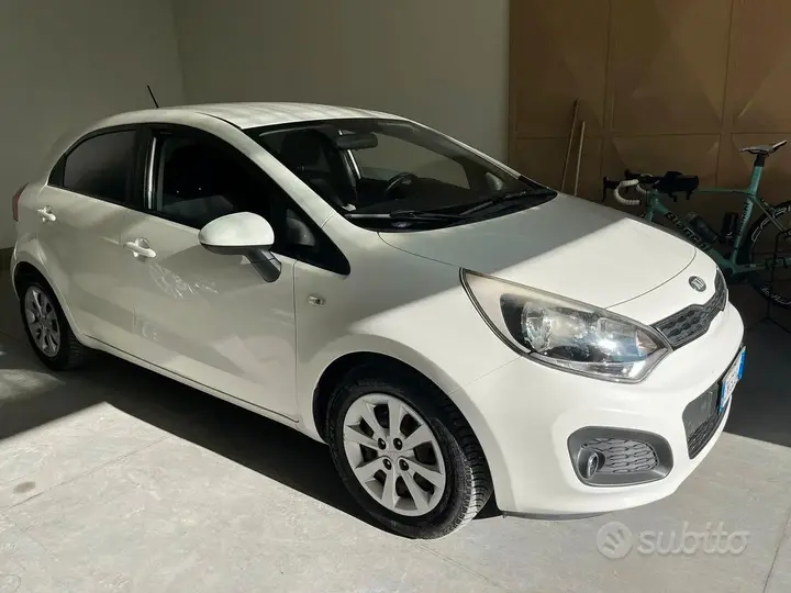 Kia Rio 2012 photo 3