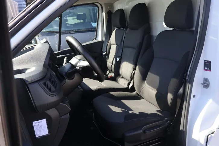 Renault Trafic 2022 photo 2