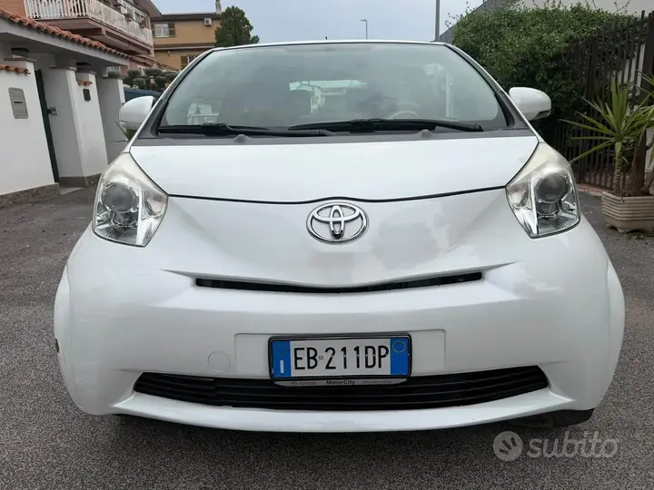 Toyota Iq 2010 photo 4