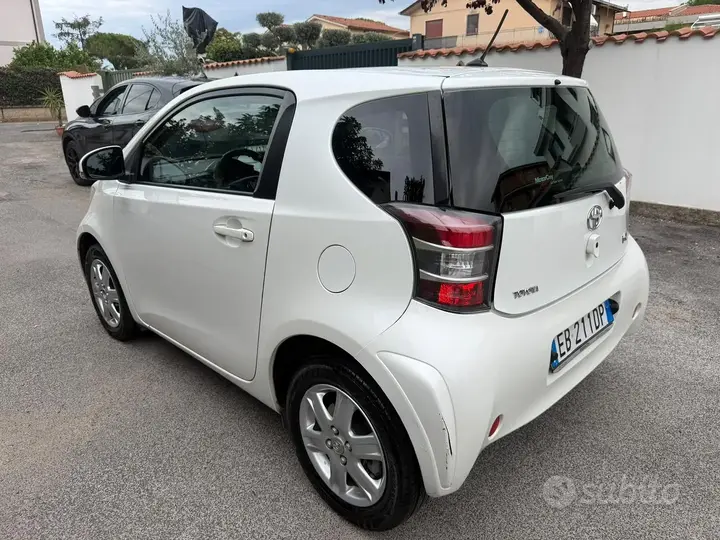 Toyota Iq