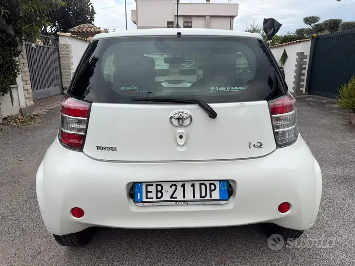 Toyota Iq 2010 photo 2